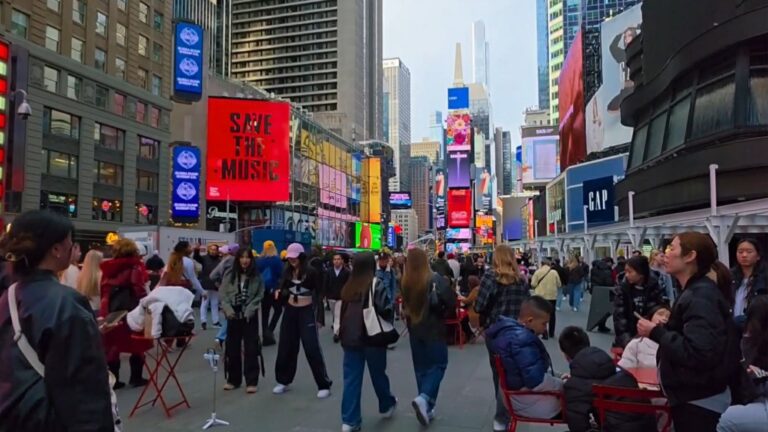 Times Square vs Midtown – Where Should You Stay in NYC?