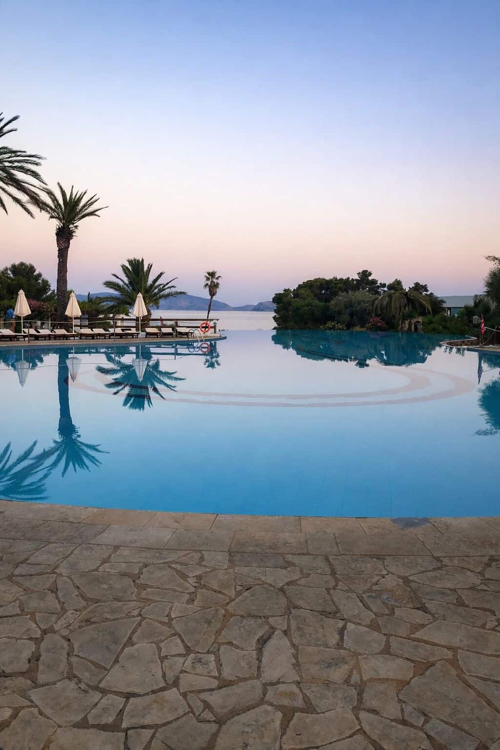 Best Beach Resorts in Greece: Luxury Seaside Stays You’ll Love